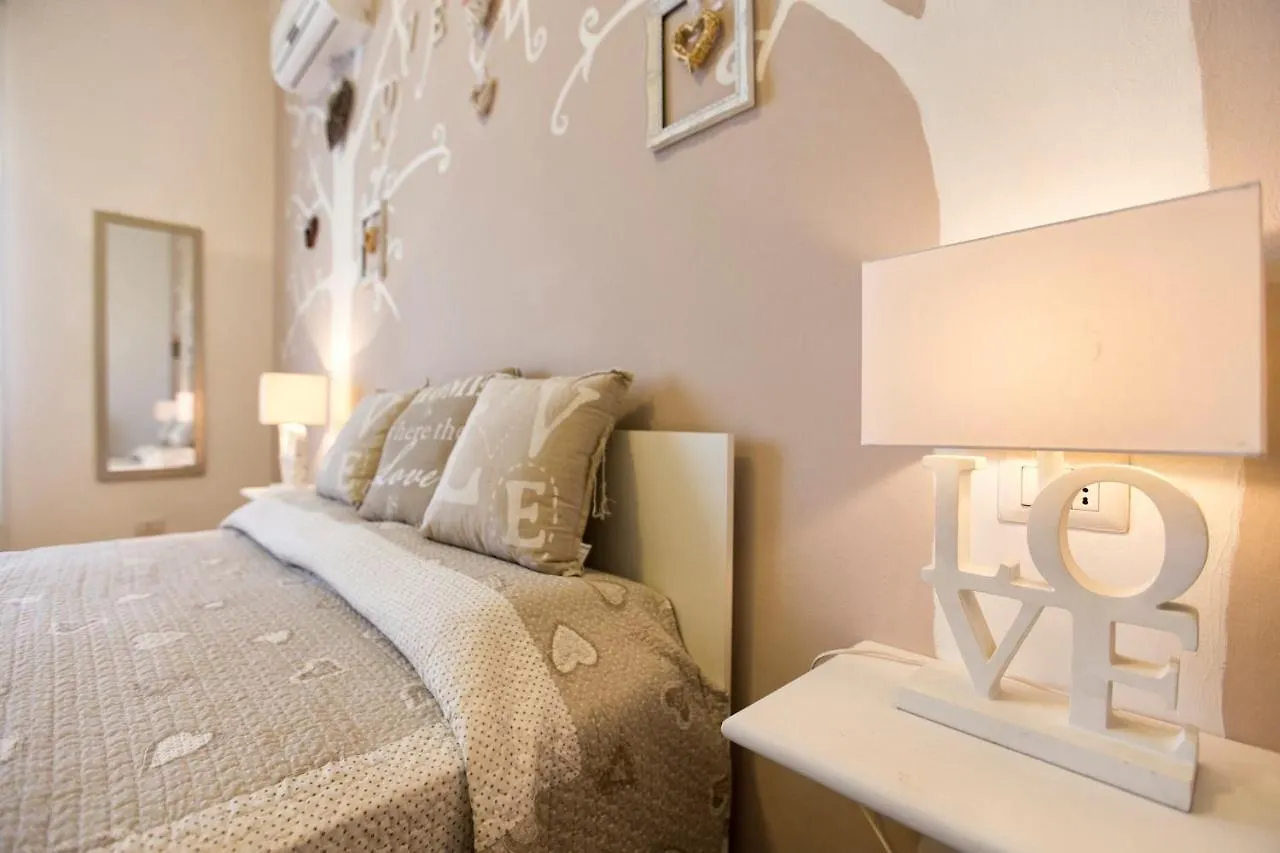 Villa Emanuel: Alghero Seaside Retreat with Private Pool