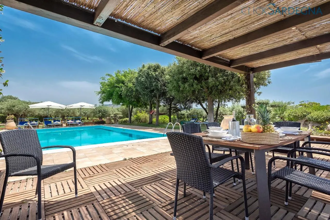 Villa Emanuel: Alghero Seaside Retreat with Private Pool