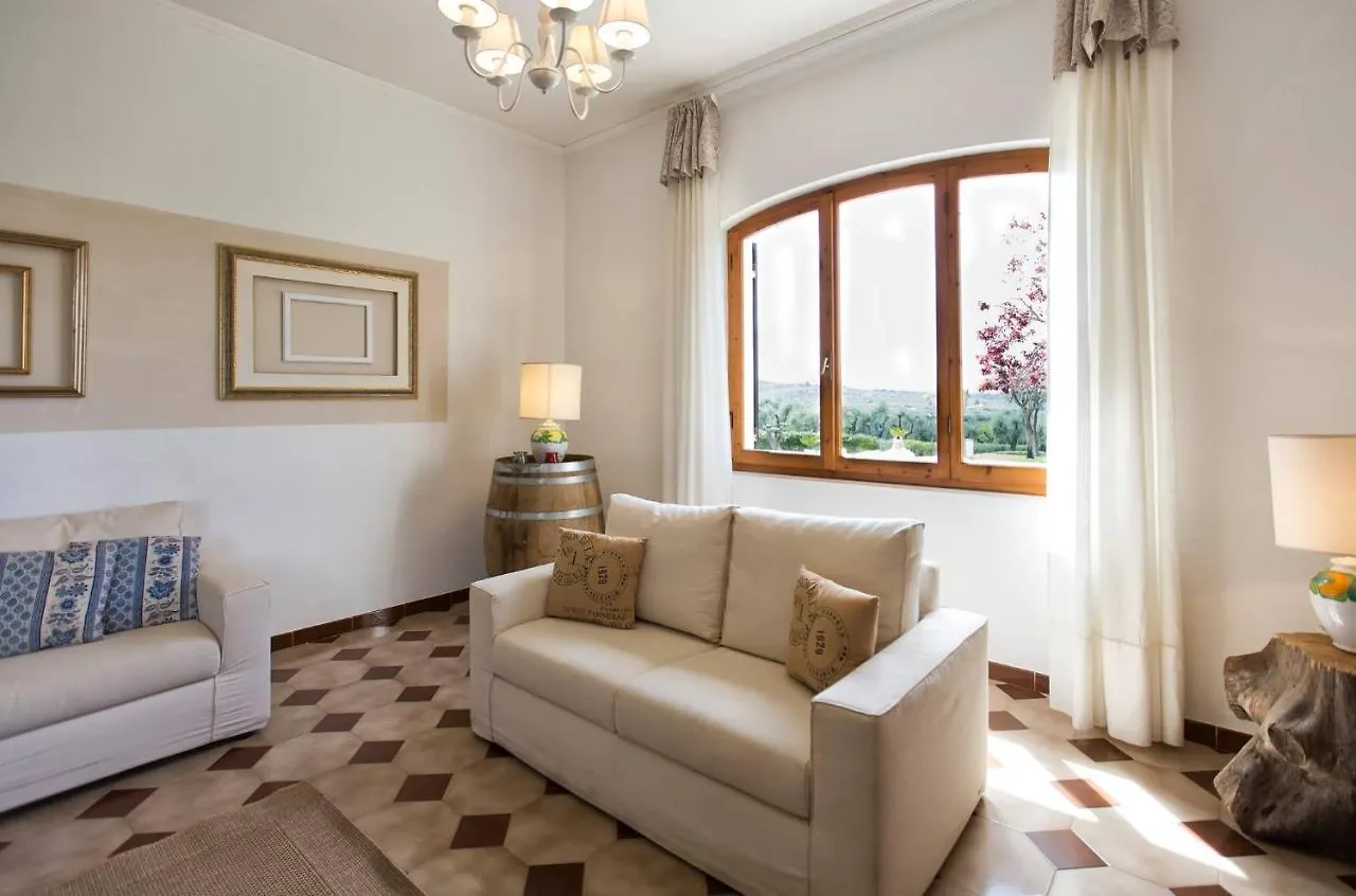 Villa Emanuel: Alghero Seaside Retreat with Private Pool