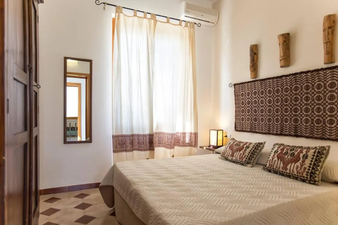 Villa Emanuel: Alghero Seaside Retreat with Private Pool