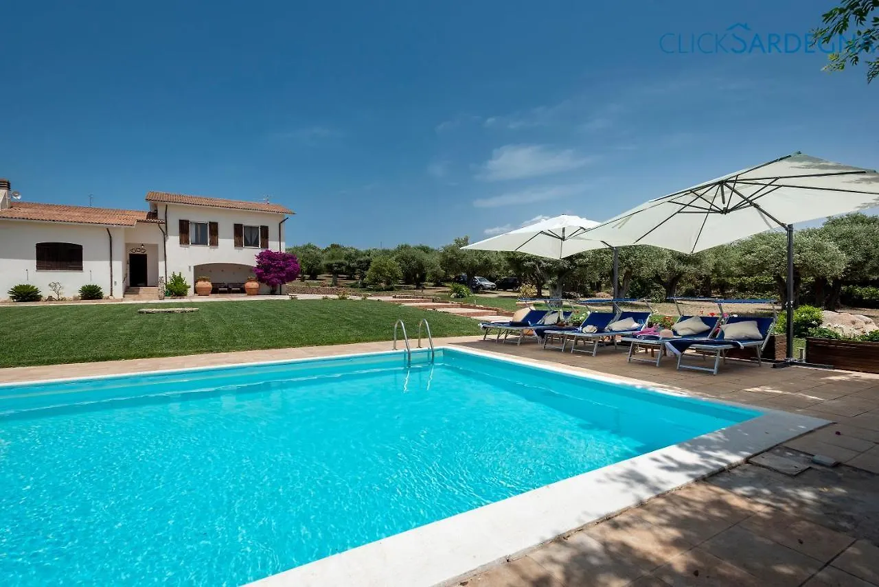 Villa Emanuel: Alghero Seaside Retreat with Private Pool Italy