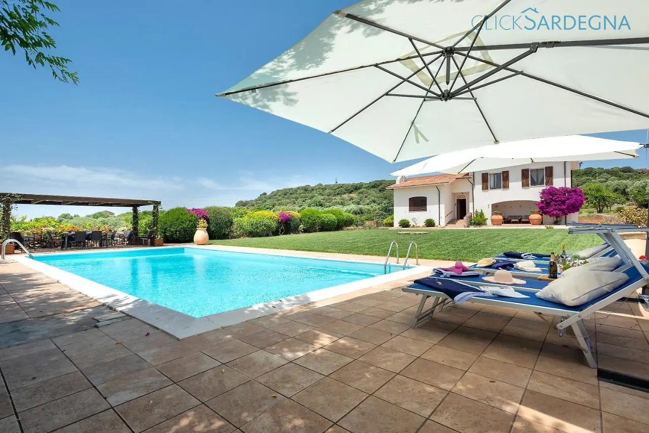 Villa Emanuel: Alghero Seaside Retreat with Private Pool